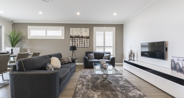 Elite 33 living room